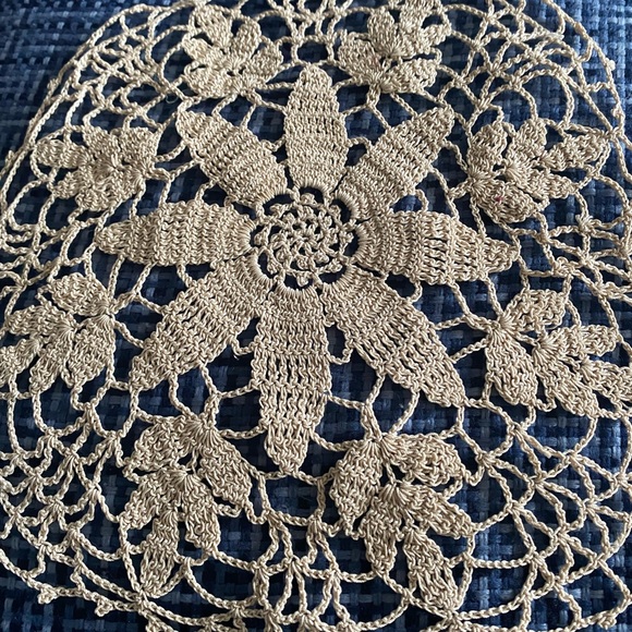 Bundle of 4 vintage doilies - Picture 3 of 5